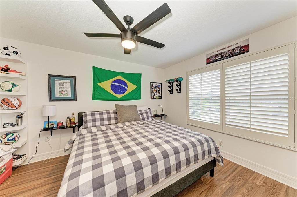 En Venta: $1,050,000 (4 camas, 3 baños, 3200 Pies cuadrados)