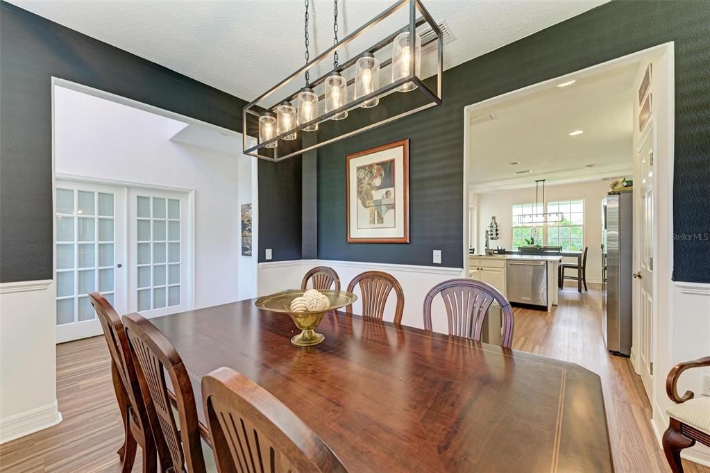 En Venta: $1,050,000 (4 camas, 3 baños, 3200 Pies cuadrados)