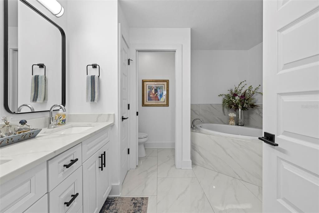 For Sale: $680,000 (2 beds, 2 baths, 1782 Square Feet)