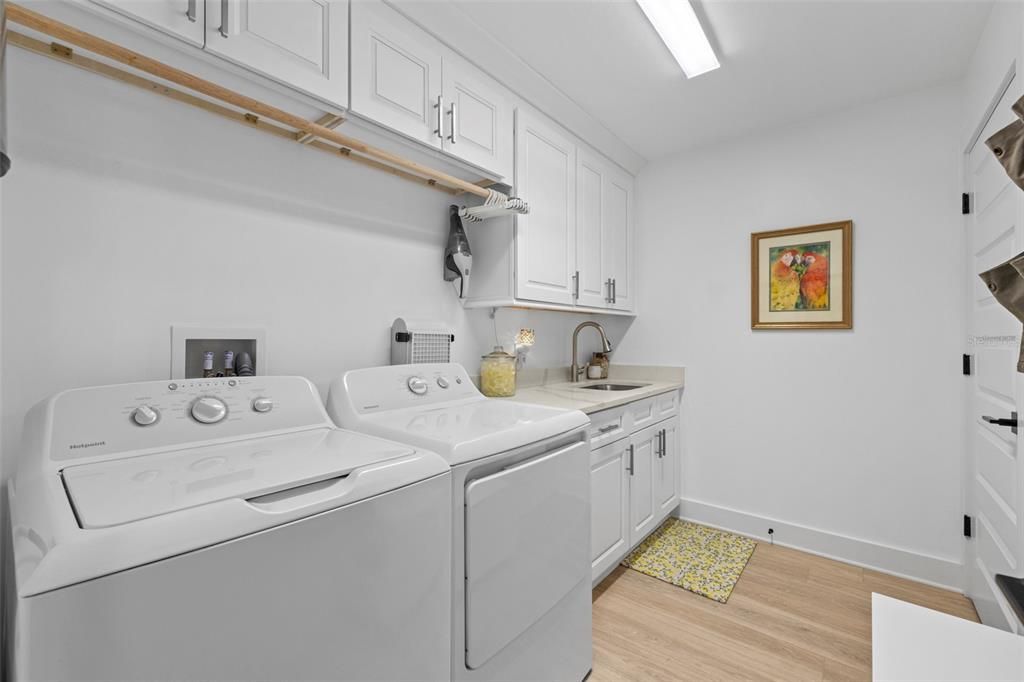 For Sale: $680,000 (2 beds, 2 baths, 1782 Square Feet)