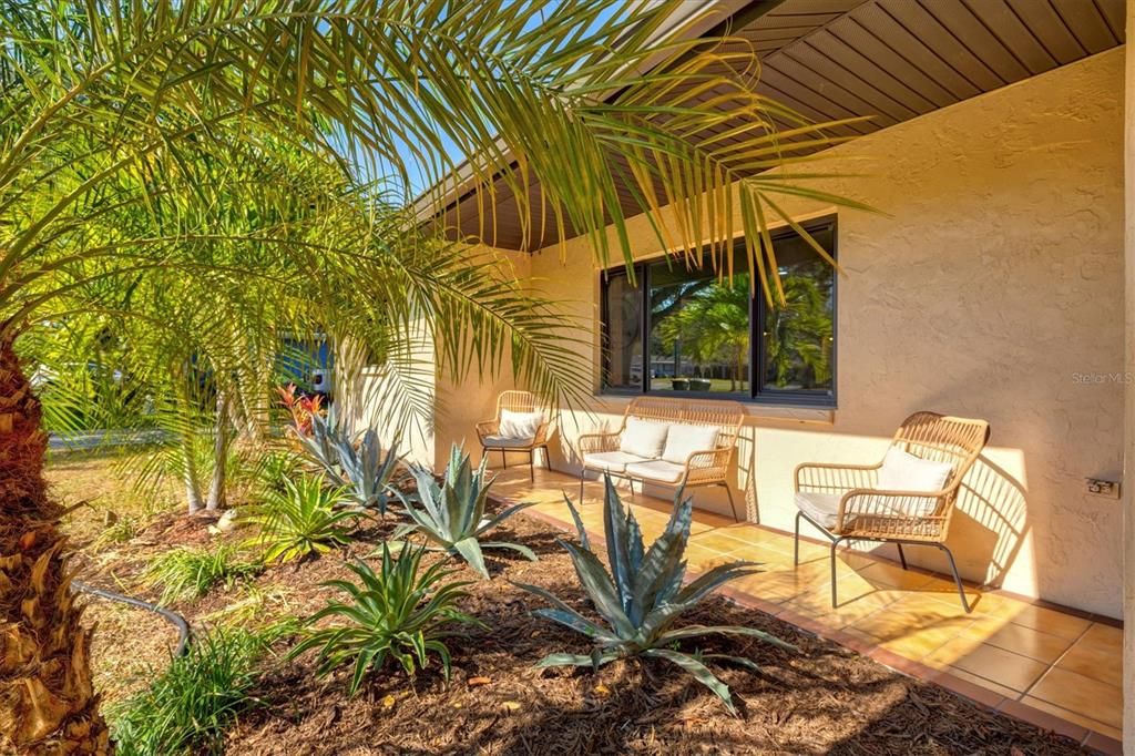 出租: $12,000 (3 贝兹, 2 浴室, 1934 平方英尺)