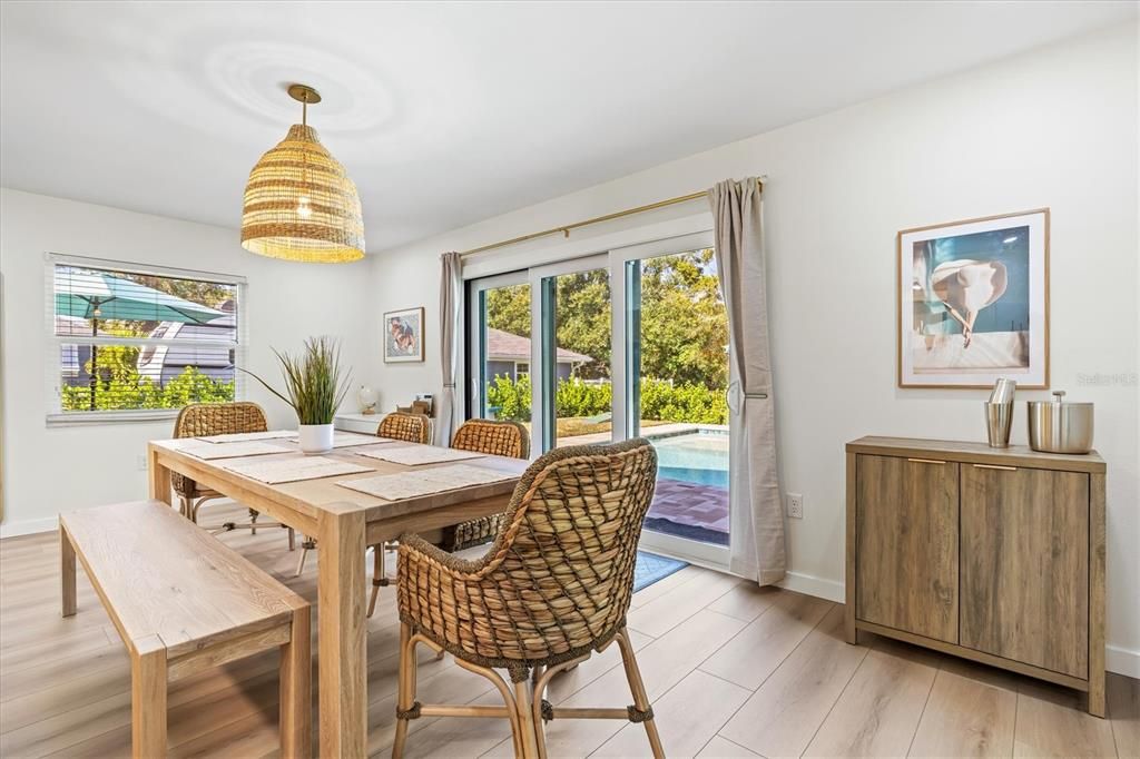 出租: $12,000 (3 贝兹, 2 浴室, 1934 平方英尺)