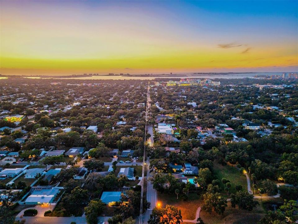 出租: $12,000 (3 贝兹, 2 浴室, 1934 平方英尺)