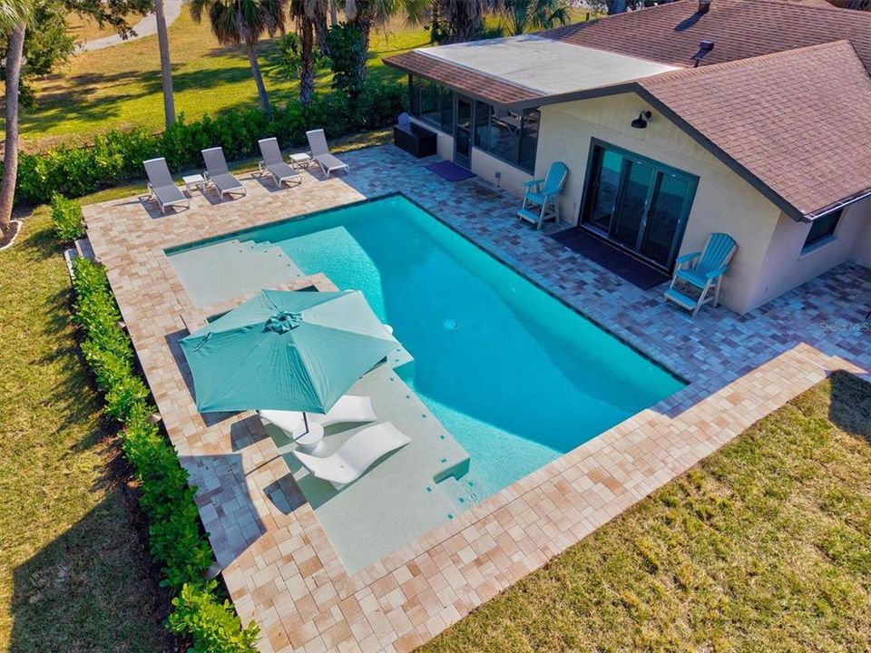 出租: $12,000 (3 贝兹, 2 浴室, 1934 平方英尺)