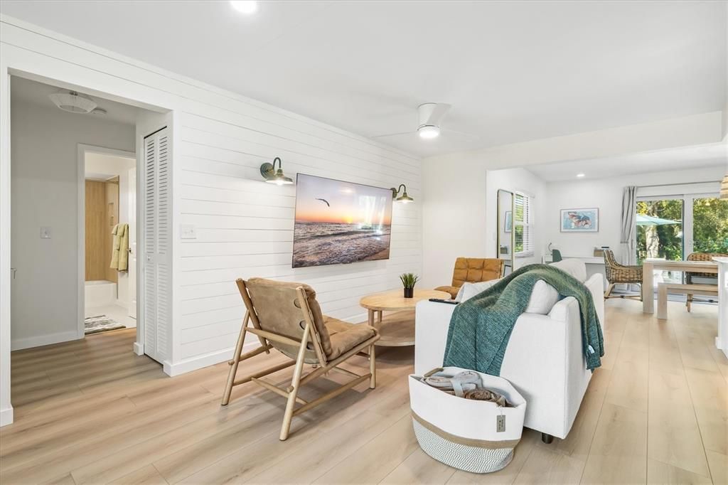 出租: $12,000 (3 贝兹, 2 浴室, 1934 平方英尺)