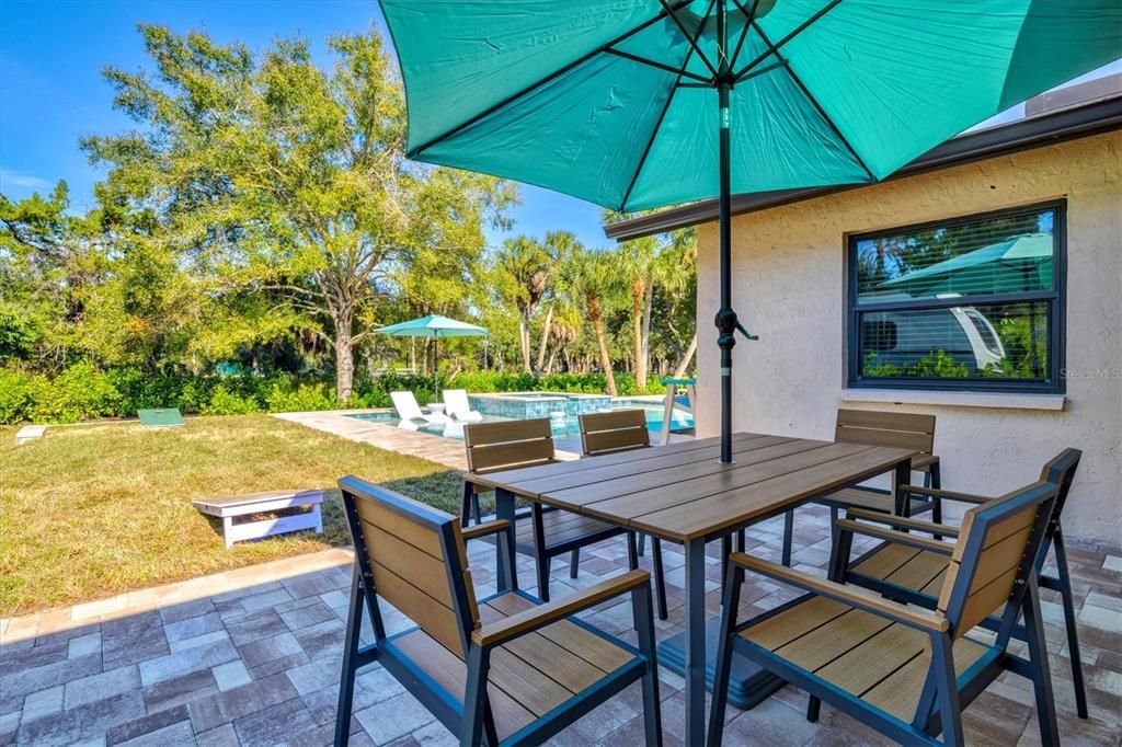 出租: $12,000 (3 贝兹, 2 浴室, 1934 平方英尺)