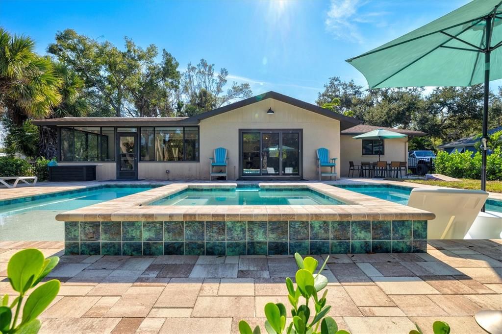 出租: $12,000 (3 贝兹, 2 浴室, 1934 平方英尺)