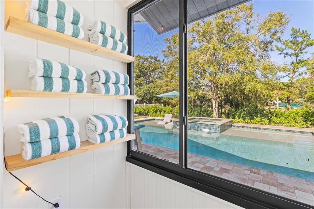 出租: $12,000 (3 贝兹, 2 浴室, 1934 平方英尺)