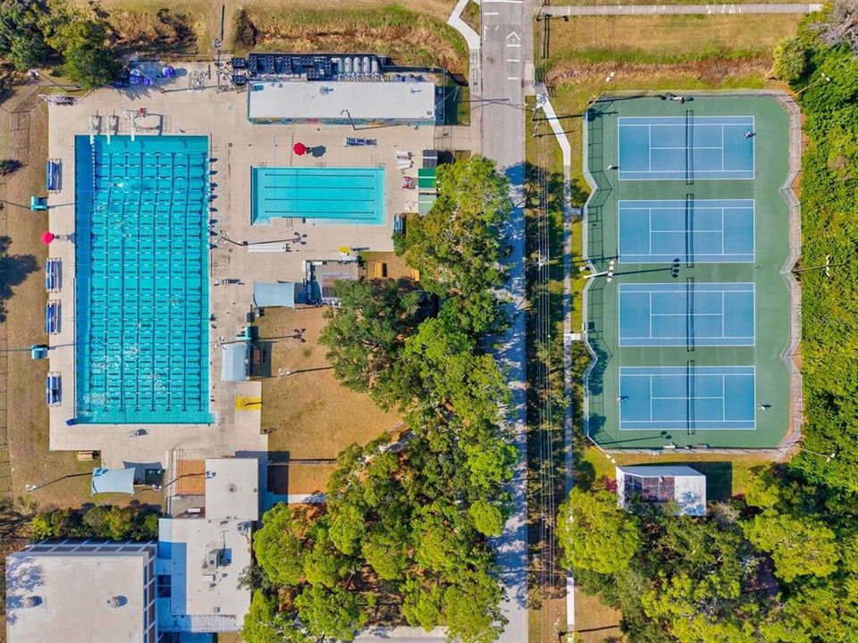 出租: $12,000 (3 贝兹, 2 浴室, 1934 平方英尺)