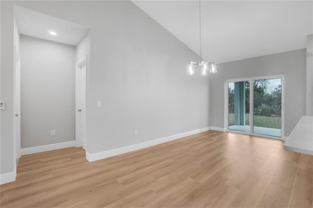 En Venta: $368,500 (3 camas, 2 baños, 1598 Pies cuadrados)