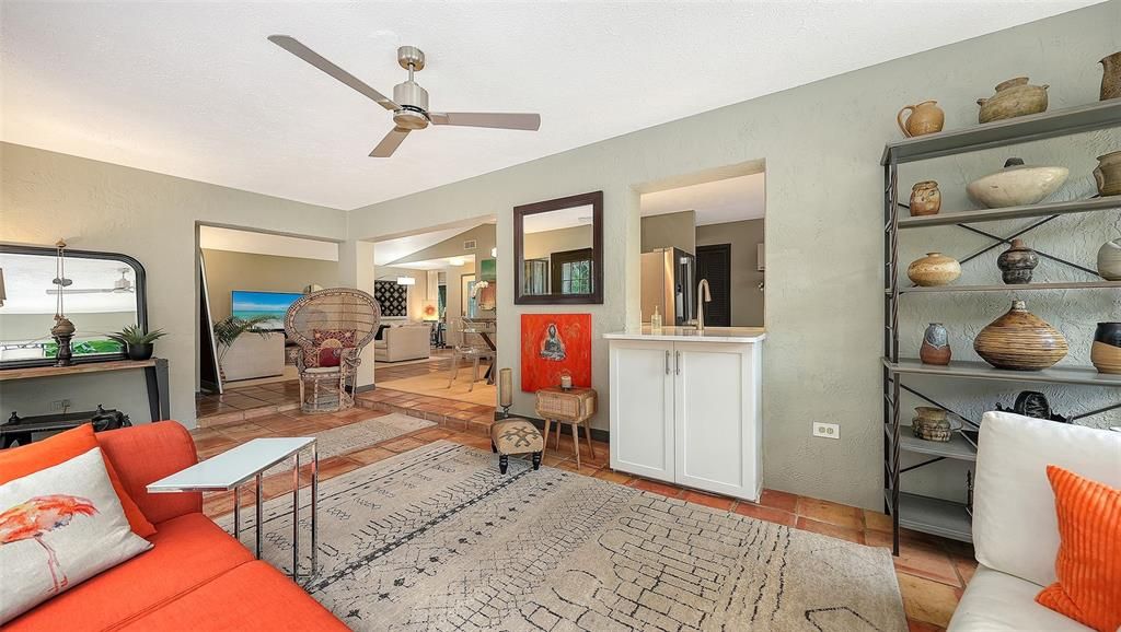 待售: $655,000 (2 贝兹, 2 浴室, 1664 平方英尺)