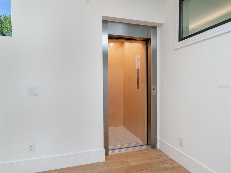 В аренду: $15,000 (4 спален, 5 ванн, 3864 Квадратных фут)