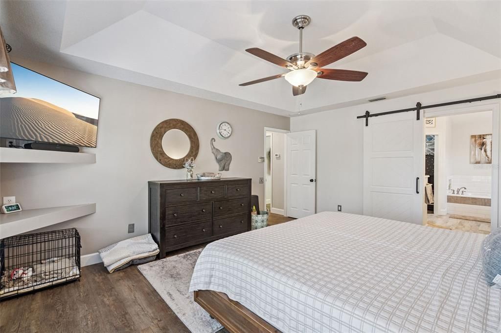 En Venta: $569,900 (4 camas, 2 baños, 2142 Pies cuadrados)