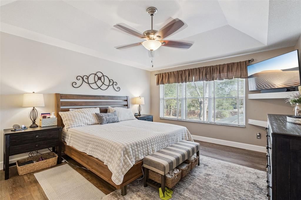 En Venta: $569,900 (4 camas, 2 baños, 2142 Pies cuadrados)