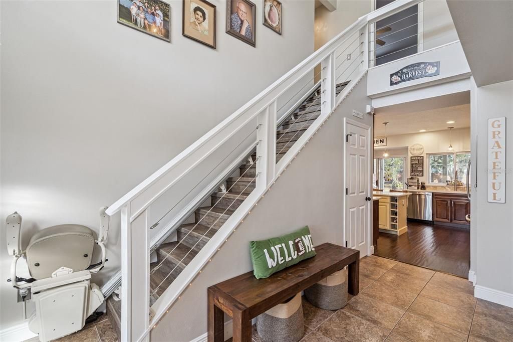 En Venta: $569,900 (4 camas, 2 baños, 2142 Pies cuadrados)