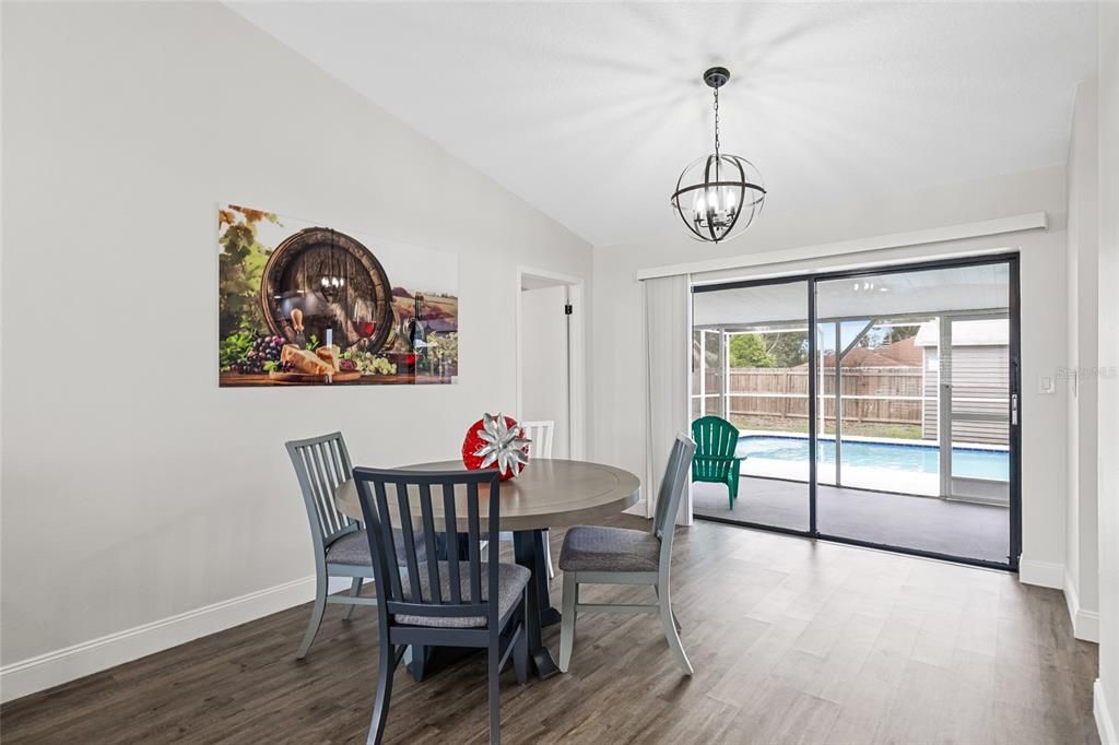 На продажу: $365,000 (4 спален, 3 ванн, 1750 Квадратных фут)