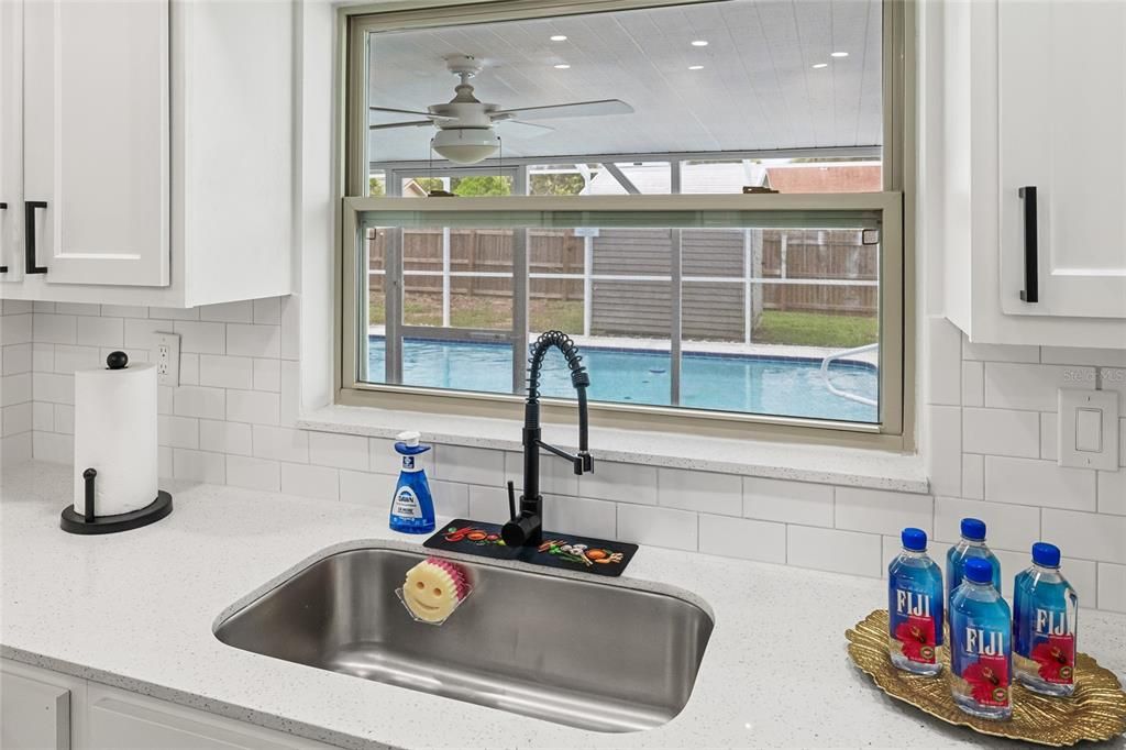 На продажу: $365,000 (4 спален, 3 ванн, 1750 Квадратных фут)