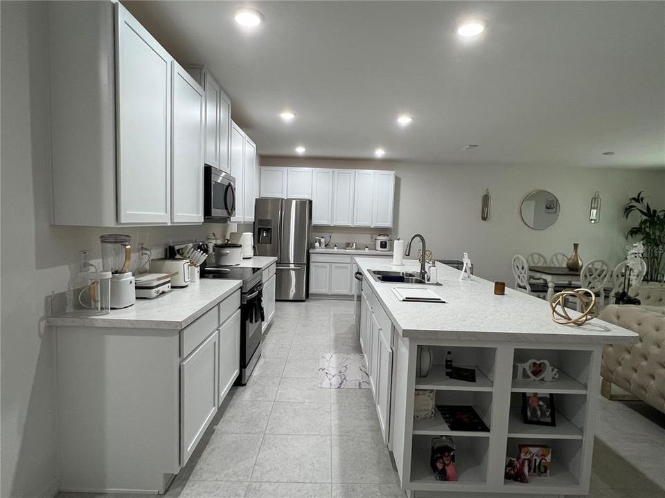 En Venta: $396,800 (3 camas, 2 baños, 1984 Pies cuadrados)