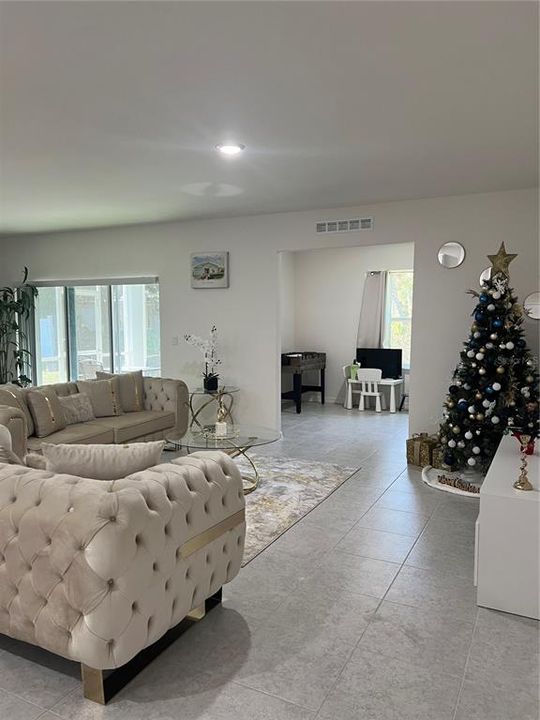 En Venta: $396,800 (3 camas, 2 baños, 1984 Pies cuadrados)