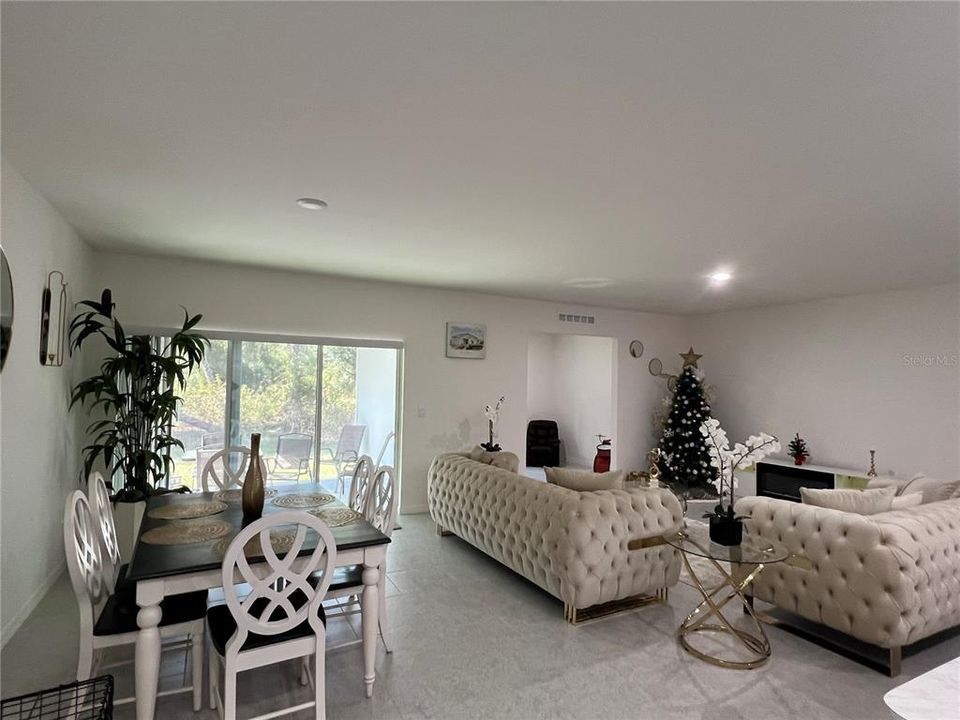 En Venta: $396,800 (3 camas, 2 baños, 1984 Pies cuadrados)