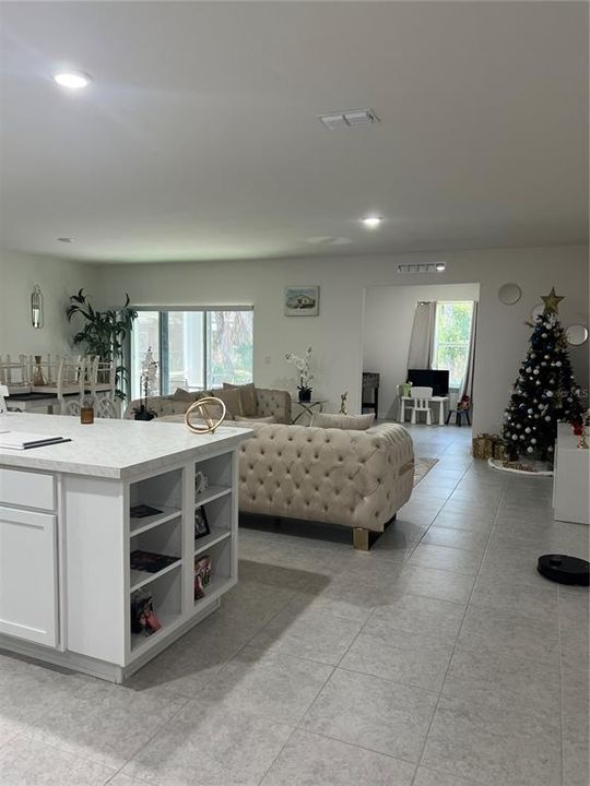 En Venta: $396,800 (3 camas, 2 baños, 1984 Pies cuadrados)