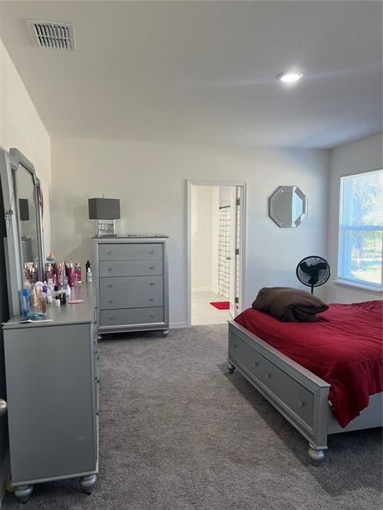 En Venta: $396,800 (3 camas, 2 baños, 1984 Pies cuadrados)