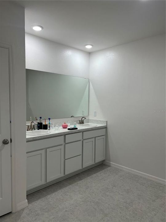 En Venta: $396,800 (3 camas, 2 baños, 1984 Pies cuadrados)