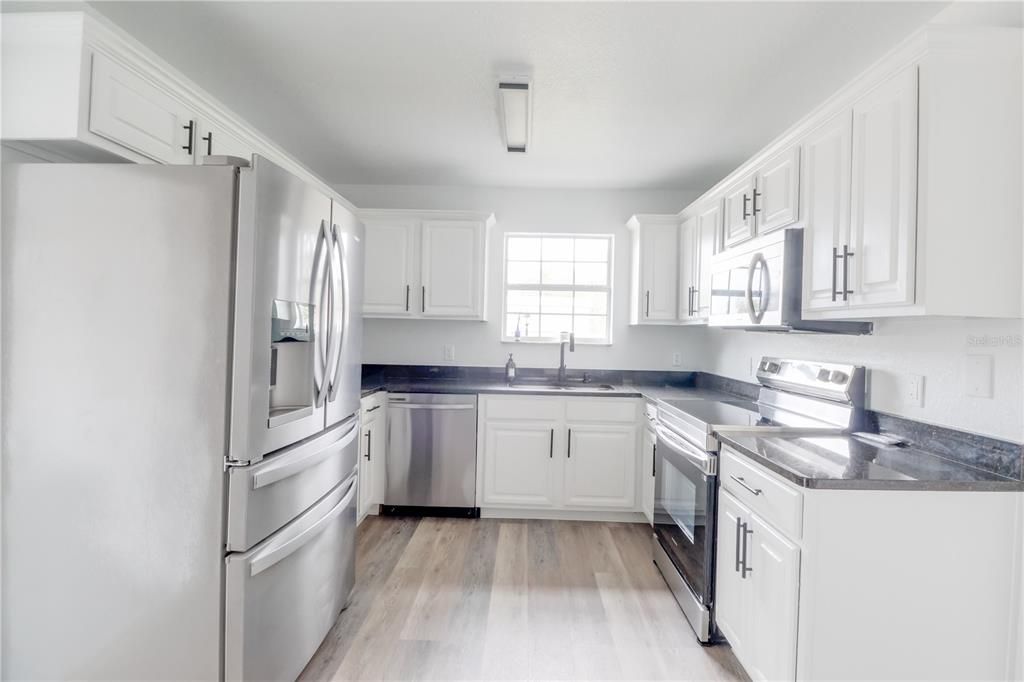 For Rent: $1,600 (2 beds, 2 baths, 1040 Square Feet)