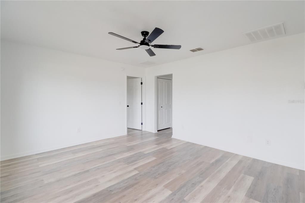 For Rent: $1,600 (2 beds, 2 baths, 1040 Square Feet)