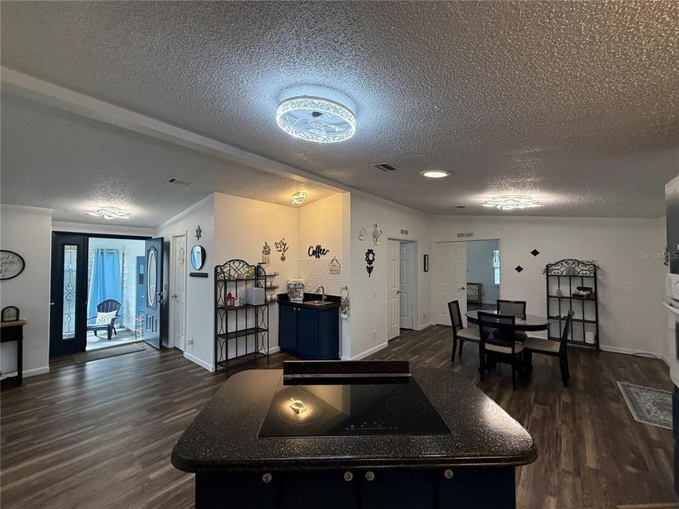 На продажу: $248,500 (2 спален, 2 ванн, 1439 Квадратных фут)