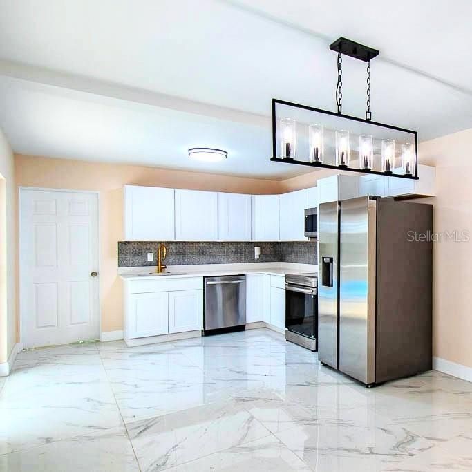 На продажу: $525,000 (4 спален, 2 ванн, 1968 Квадратных фут)