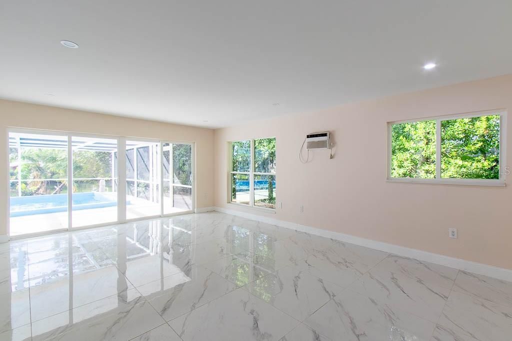 На продажу: $525,000 (4 спален, 2 ванн, 1968 Квадратных фут)