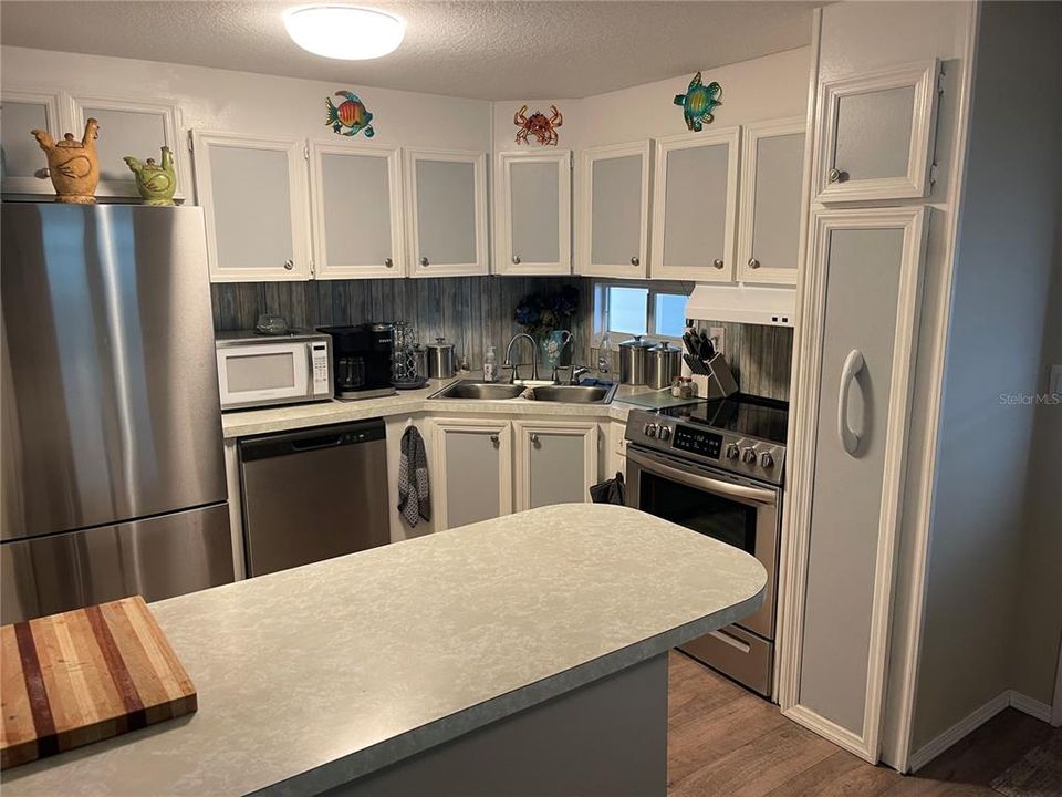 出租: $1,800 (2 贝兹, 2 浴室, 900 平方英尺)