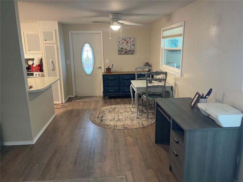 出租: $1,800 (2 贝兹, 2 浴室, 900 平方英尺)