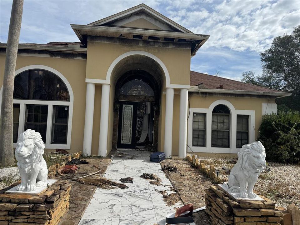 待售: $250,000 (4 贝兹, 3 浴室, 2871 平方英尺)