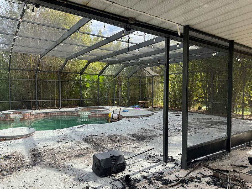 待售: $250,000 (4 贝兹, 3 浴室, 2871 平方英尺)