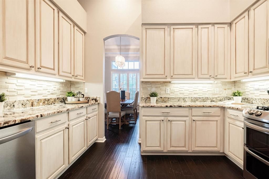 В аренду: $5,000 (5 спален, 4 ванн, 3207 Квадратных фут)