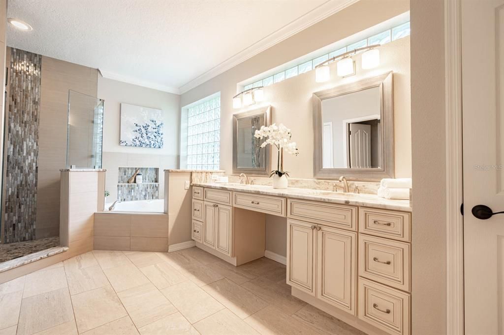 В аренду: $5,000 (5 спален, 4 ванн, 3207 Квадратных фут)