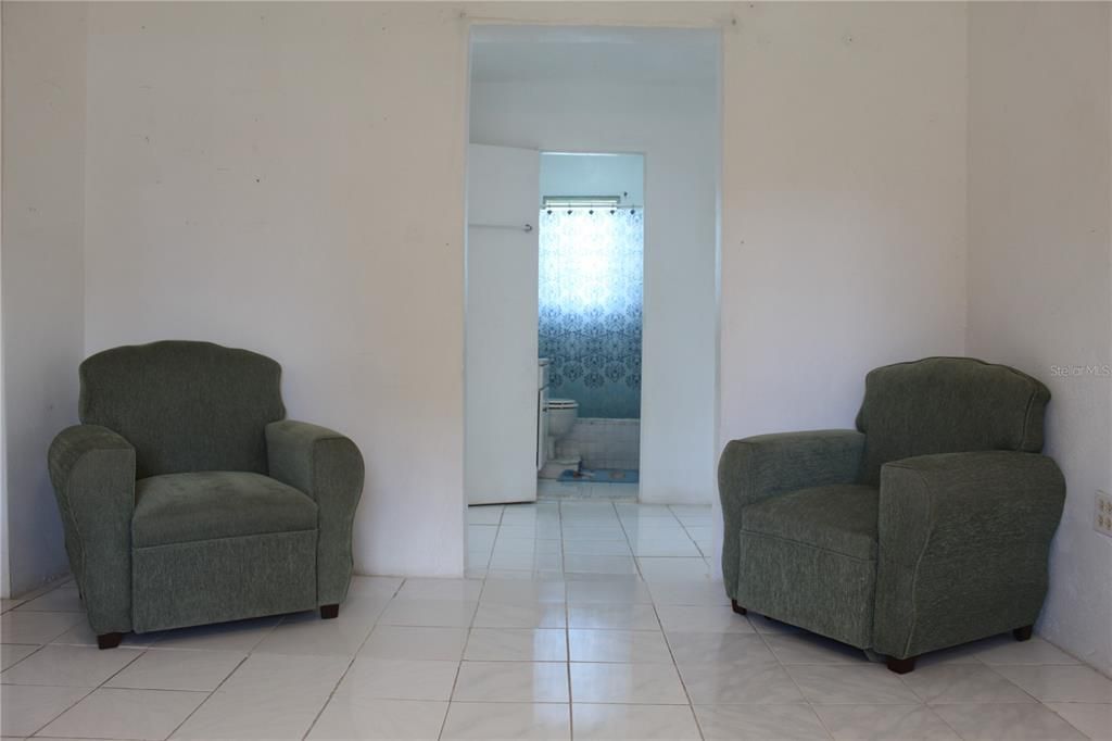 For Sale: $299,000 (6 beds, 2 baths, 2000 Square Feet)