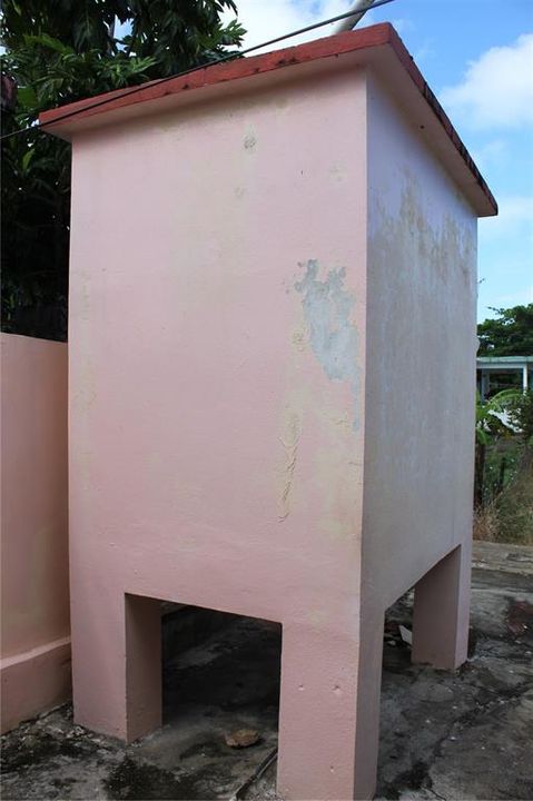 For Sale: $299,000 (6 beds, 2 baths, 2000 Square Feet)