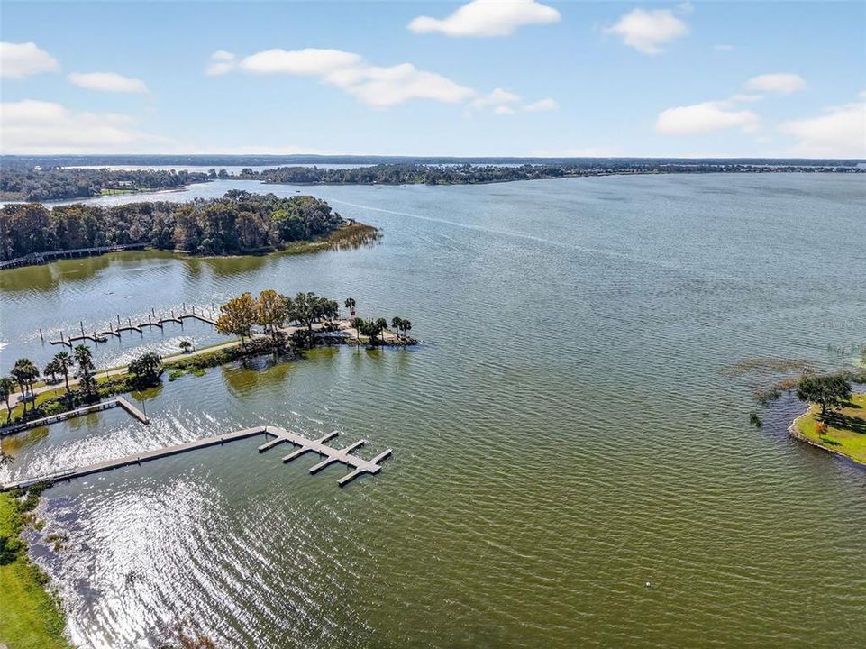 На продажу: $250,000 (2 спален, 2 ванн, 1219 Квадратных фут)