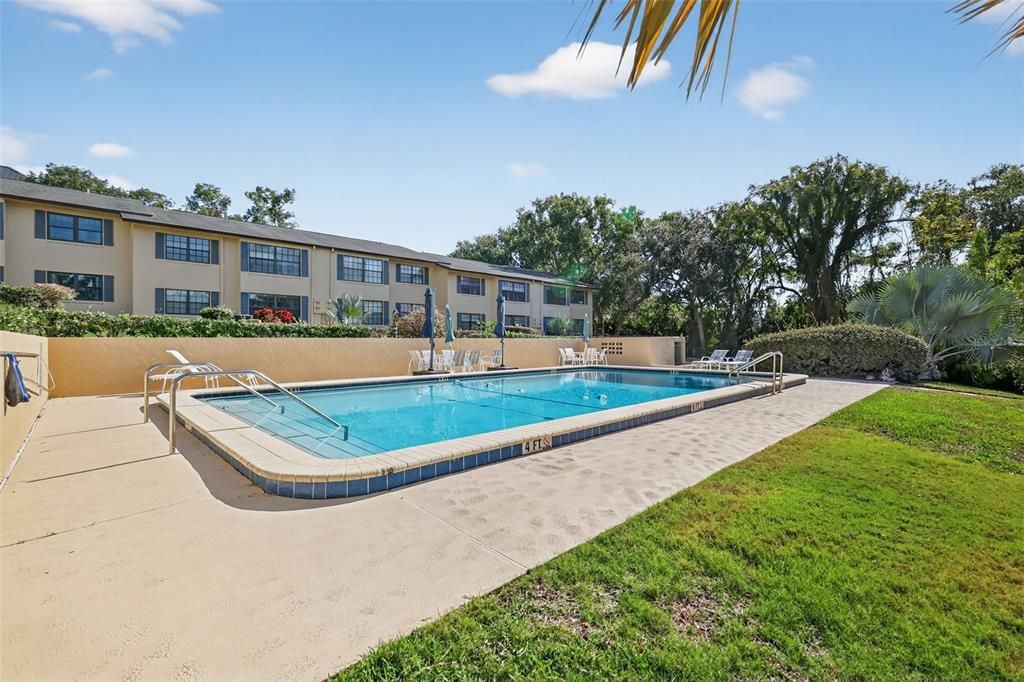 На продажу: $250,000 (2 спален, 2 ванн, 1219 Квадратных фут)