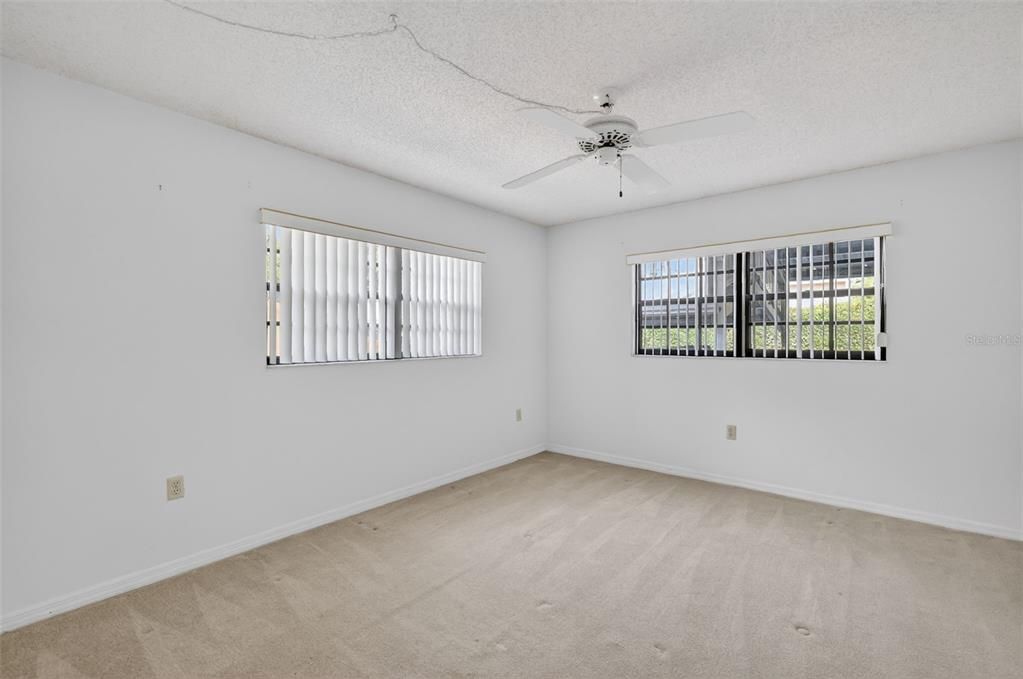 На продажу: $250,000 (2 спален, 2 ванн, 1219 Квадратных фут)