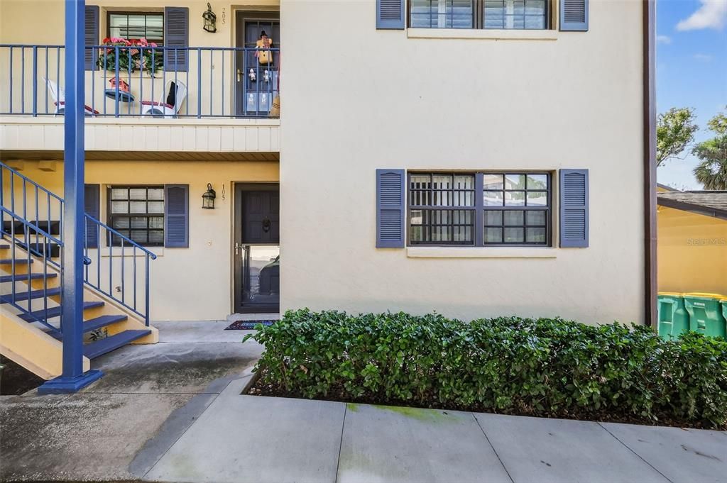 На продажу: $250,000 (2 спален, 2 ванн, 1219 Квадратных фут)