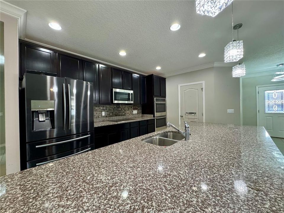 В аренду: $2,300 (3 спален, 2 ванн, 2064 Квадратных фут)