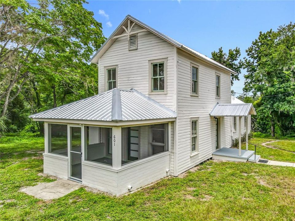 En Venta: $399,000 (5 camas, 3 baños, 2275 Pies cuadrados)