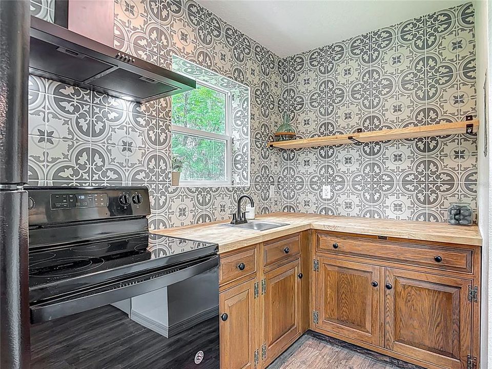 En Venta: $399,000 (5 camas, 3 baños, 2275 Pies cuadrados)