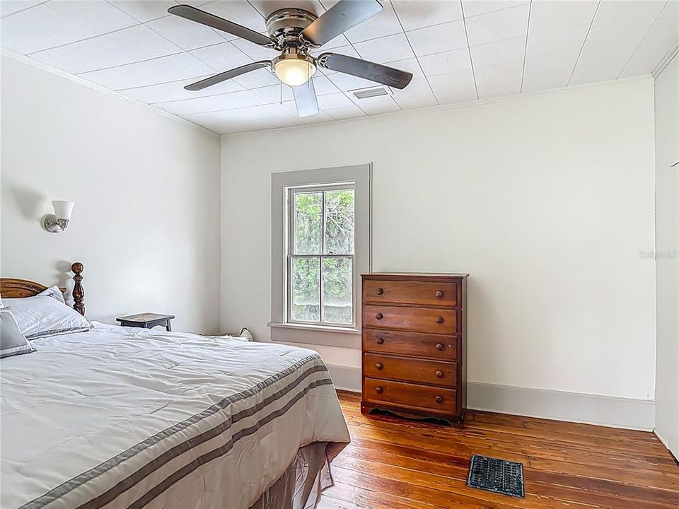 En Venta: $399,000 (5 camas, 3 baños, 2275 Pies cuadrados)