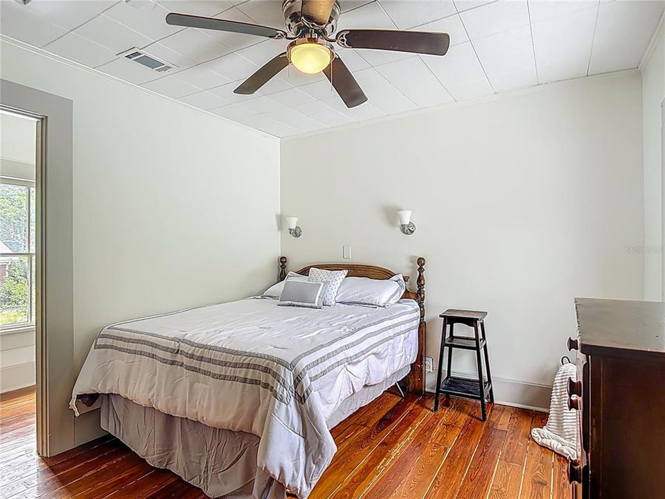 En Venta: $399,000 (5 camas, 3 baños, 2275 Pies cuadrados)