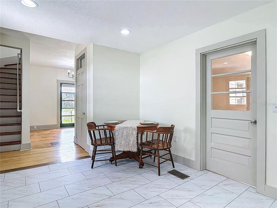 En Venta: $399,000 (5 camas, 3 baños, 2275 Pies cuadrados)